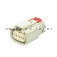 3 pole waterproof wire connector 33471-0307